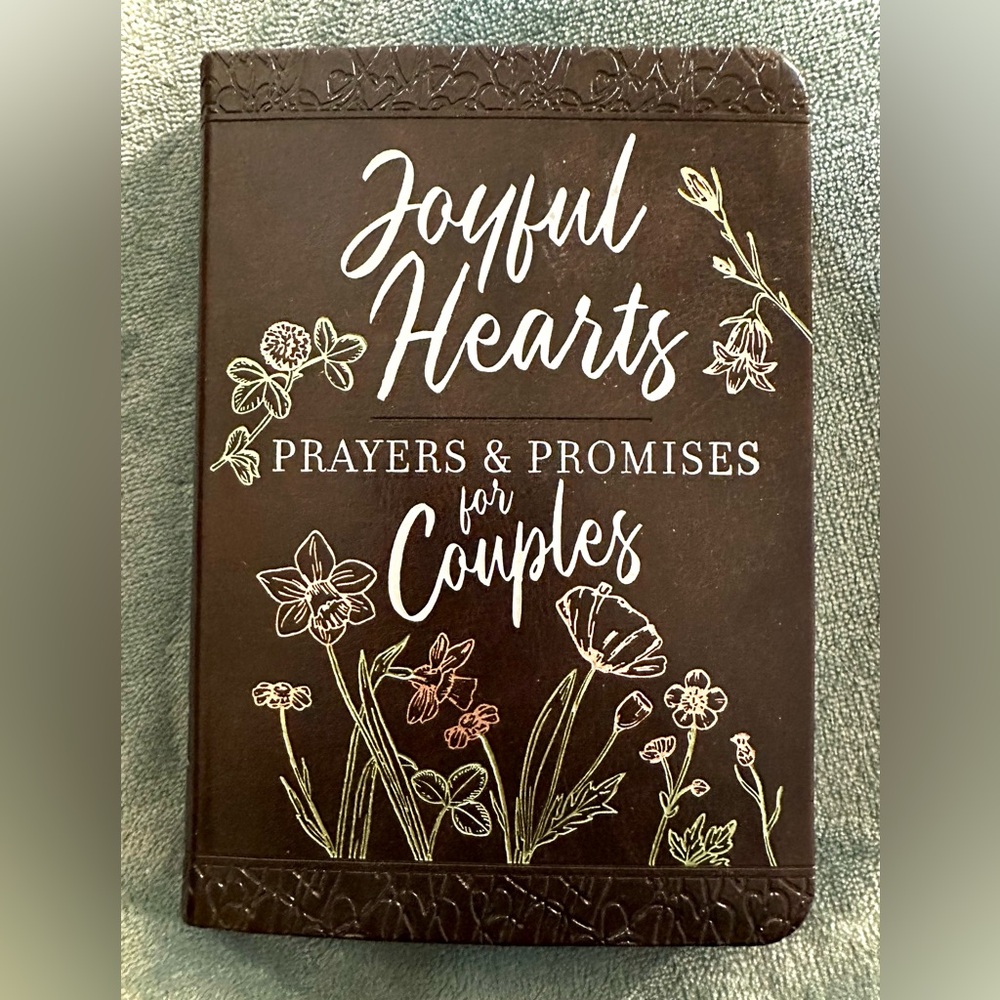 Joyful Hearts Prayers & Promises Book- (NEW)